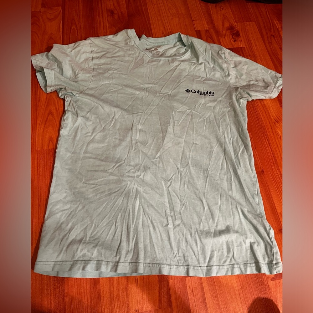 Columbia men’s medium T-shirt. Color is mint green.
